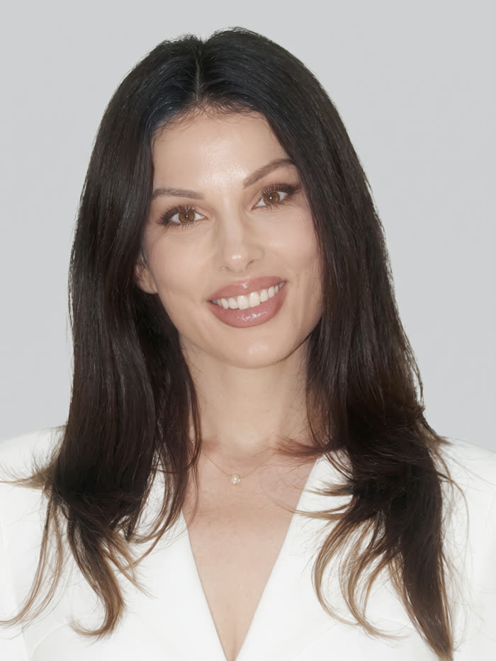 Dr. Ksenia Butova